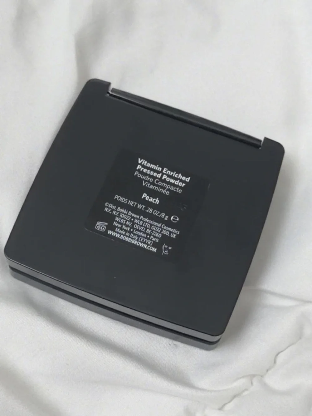 Bobbi Brown Vitamin Enriched Pressed Powder in Peach